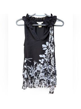 Erin B Floral Black and White Women's Sleeveless V-Neck Blouse Medium